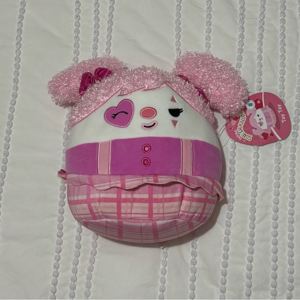 US 🇺🇸 Exclusive 7” Valentine’s Day Tay-Tay Squishmallow